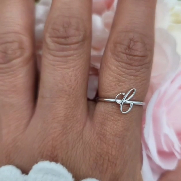 ♥️ DAINTY INITIAL STERLING SILVER RING - Picture 8 of 16